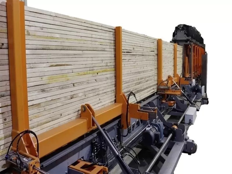 Presse verticale pour poutres lamellées-collées (Mass Timber)